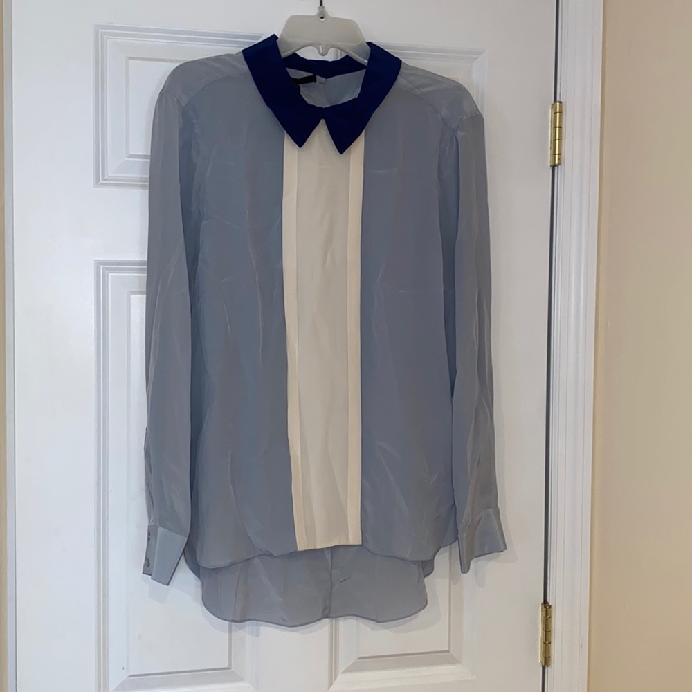 BCBG blouse with open back! Never worn, size sm